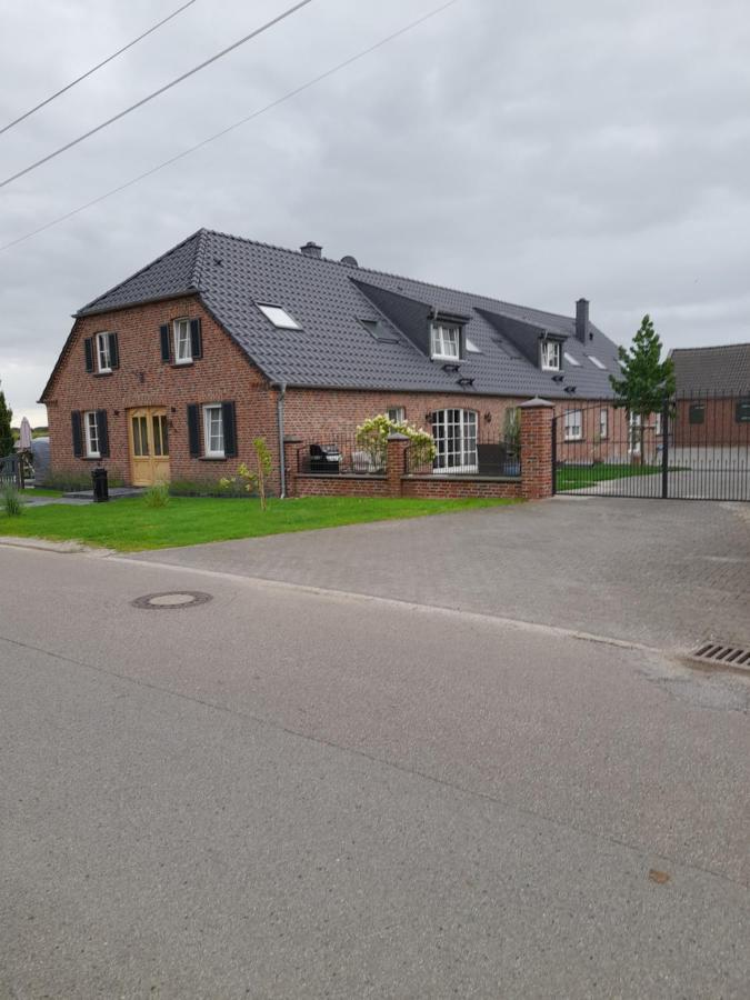 Ferienwohnung Hannekenbuurs Kleine Kune Kune Farm Weeze Exterior foto